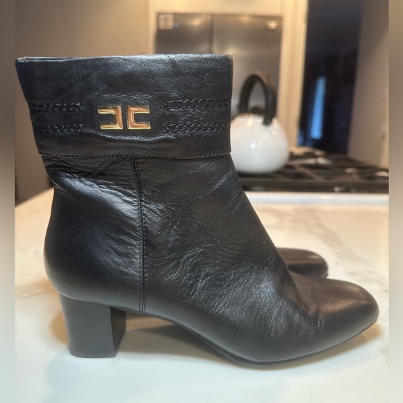 Bandlino black leather ankle boots. Sz 6 1/2 M. Good condition. Minimum wear. - Picture 2 of 5